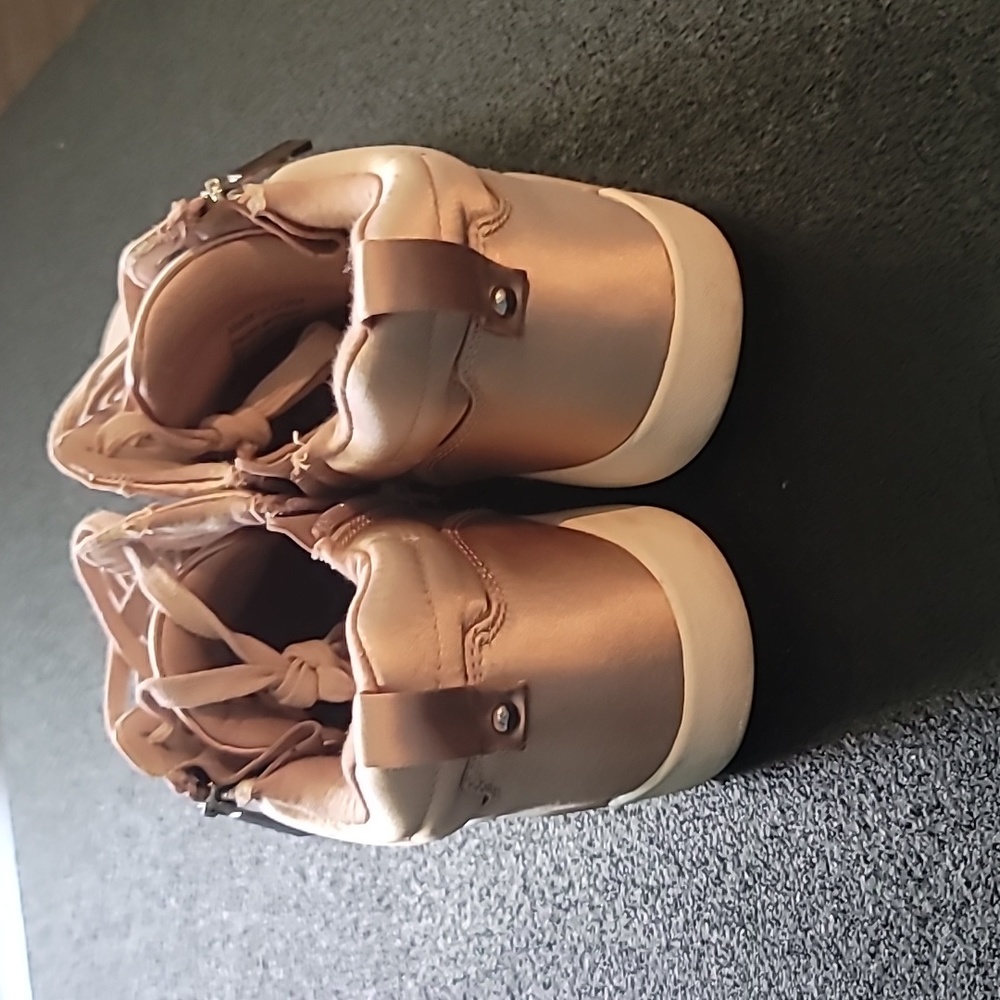 Shoes - Picture 3 of 3